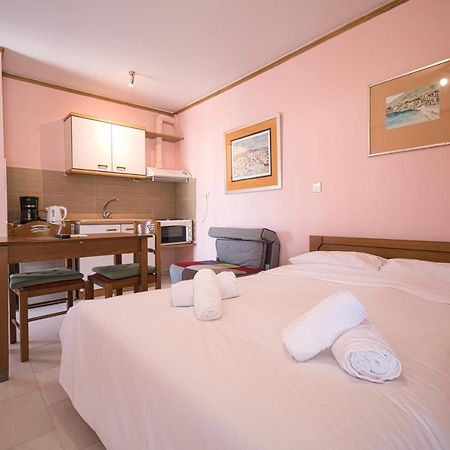 Tiny Studio Marousi Area Atenas Exterior foto