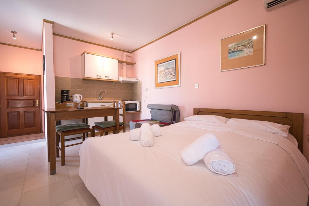 Tiny Studio Marousi Area Atenas Exterior foto